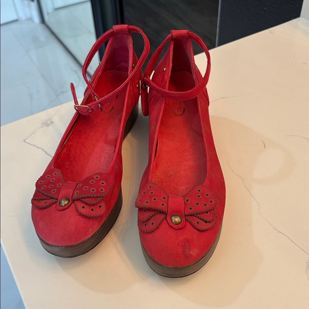 Vintage retro Red Mary Jane Shoes ankle strap with Bow Detail